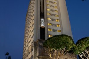 Huntley Hotel Santa Monica Beach 001