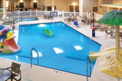 Ramkota Hotel Casper pool