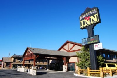 Brandin Iron Inn buitenkant
