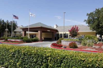 Ramada Modesto buitenkant