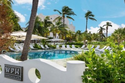 Washington Park Hotel South Beach zwembad met ligstoelen