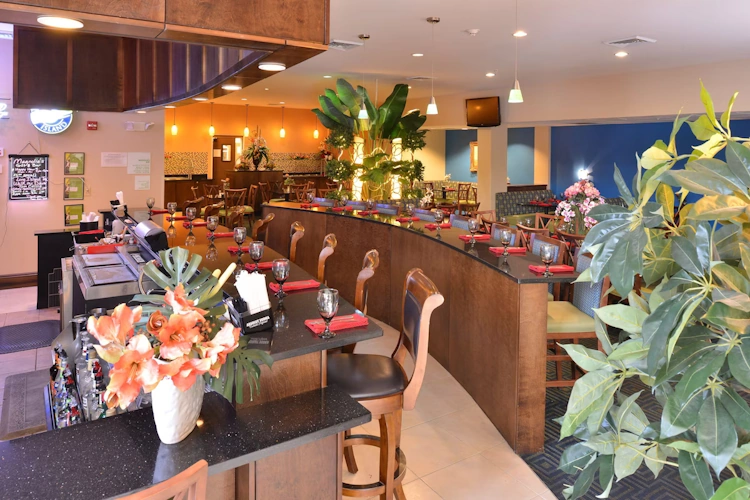 Holiday Inn Montgomery Airport South bar.webp