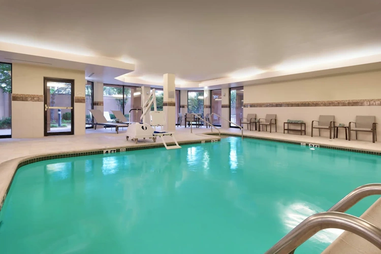 Courtyard by Marriott Oklahoma City Northwest zwembad.webp