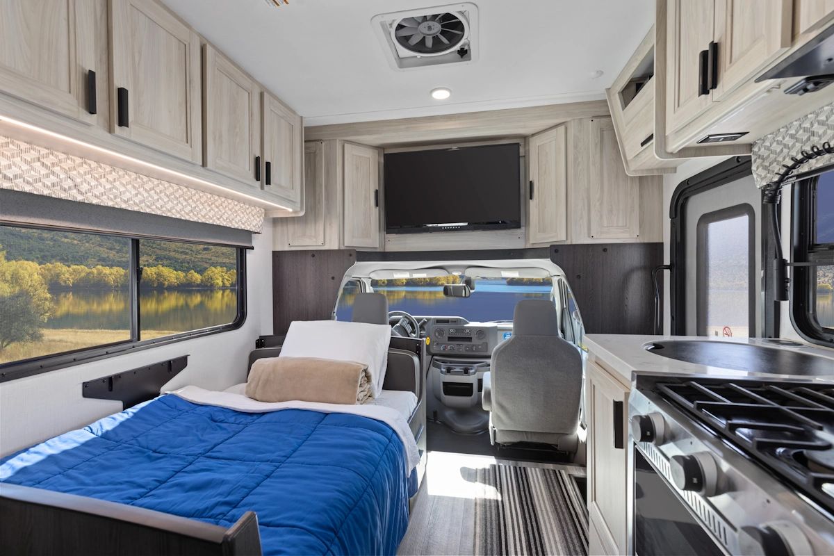 RoadBearRV_USA_SVC_Super Van_007Super-Van-Camper_008.webp
