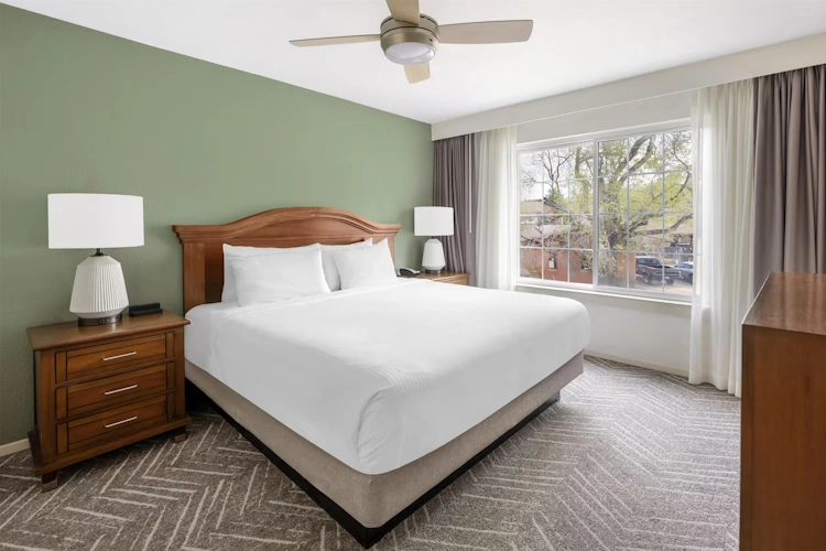 Hilton Vacation Club Villas de Santa Fe kamer.webp