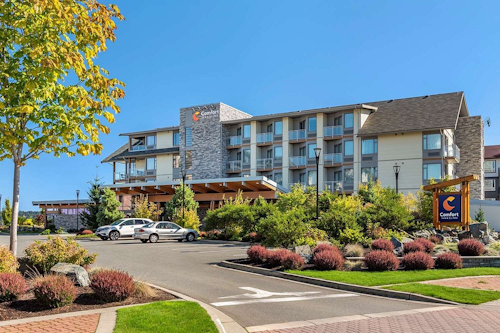 Front - Comfort Inn & Suites Campbell River - CanadaPlus