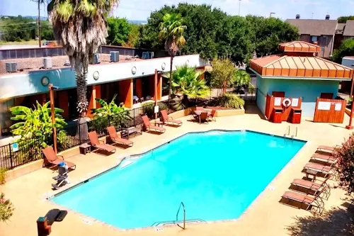 Pool - Wyndham Garden Austin - AmerikaPlus