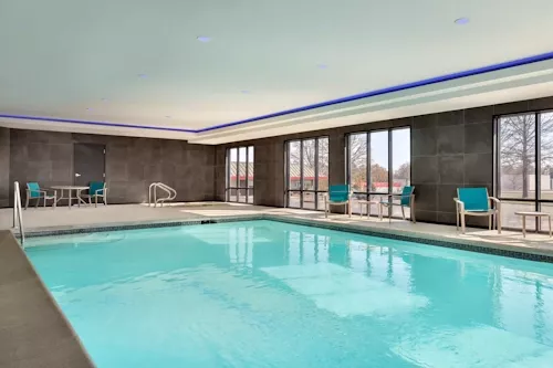 Pool - St Louis - AmerikaPlus