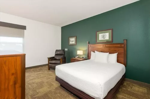 Queen - Boothill inn & Suites - AmerikaPlus