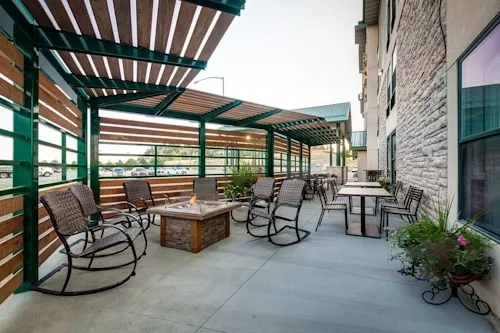 Front - Boothill inn & Suites - AmerikaPlus