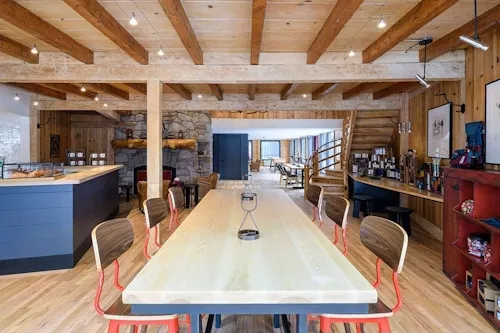 Cafe - Mountain Modern Jackson Hole - AmerikaPlus