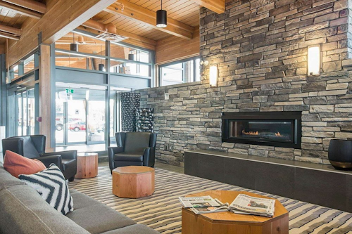 Lobby- Comfort Inn & Suites Campbell River - CanadaPlus