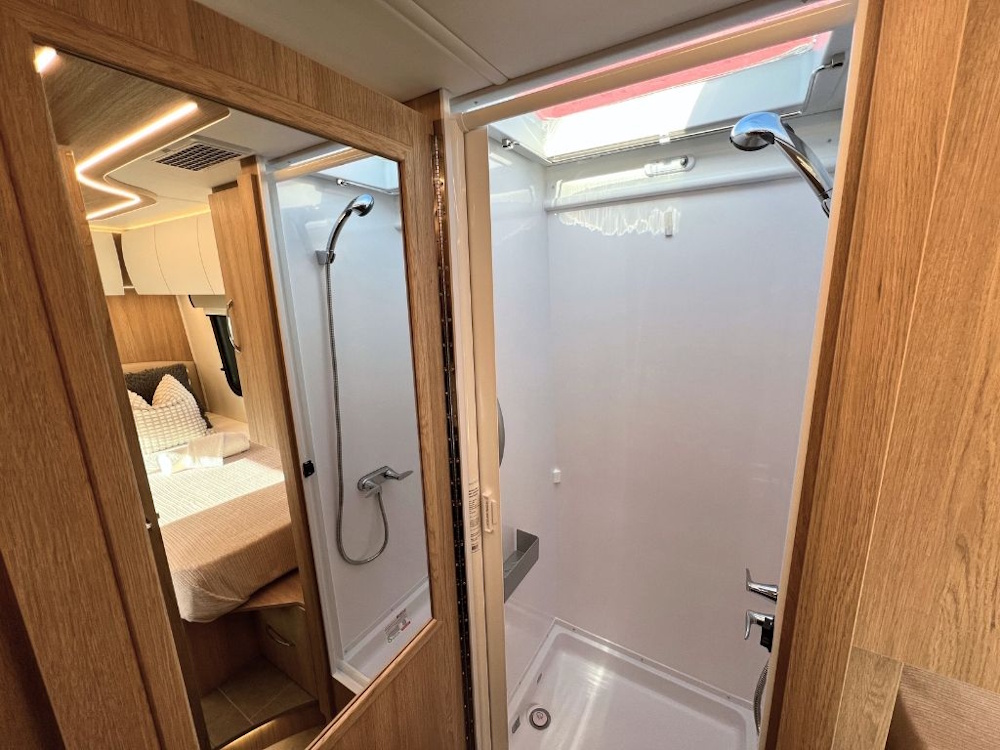 Bplus Premium badkamer douche.jpg