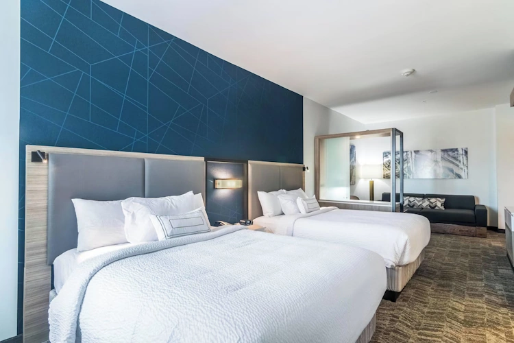 Springhill Suites Oklahoma City Downtown kamer.webp