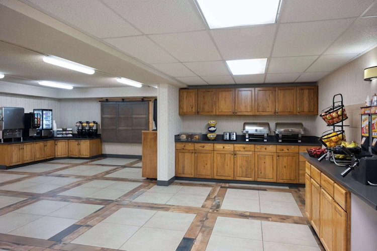 Days Inn Suites by Wyndham Bozeman ontbijt.webp