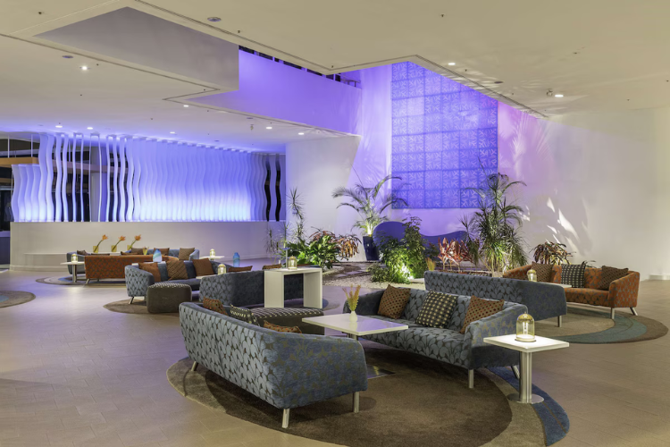 Hilton Cairns - 004.webp