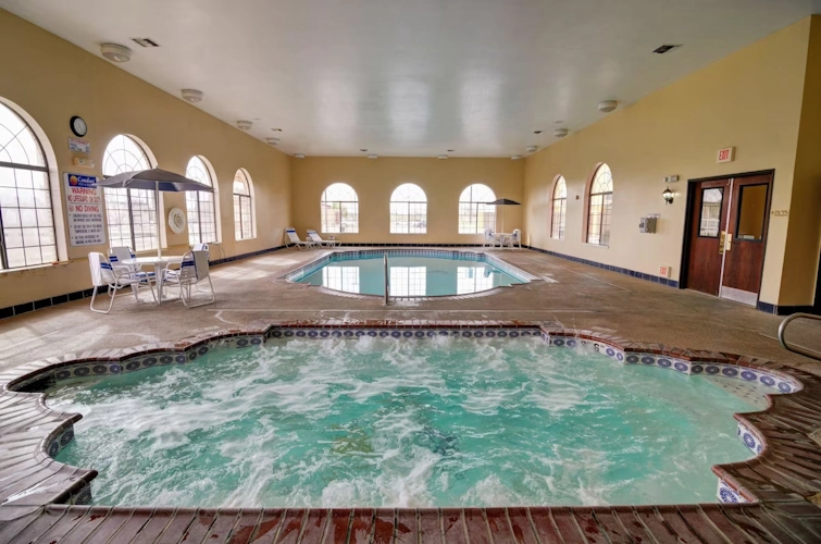 Comfort Inn  Suites Amarillo zwembad.webp