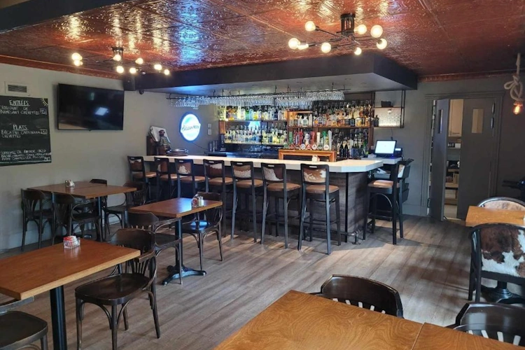 Hotel Le Francis bar.webp