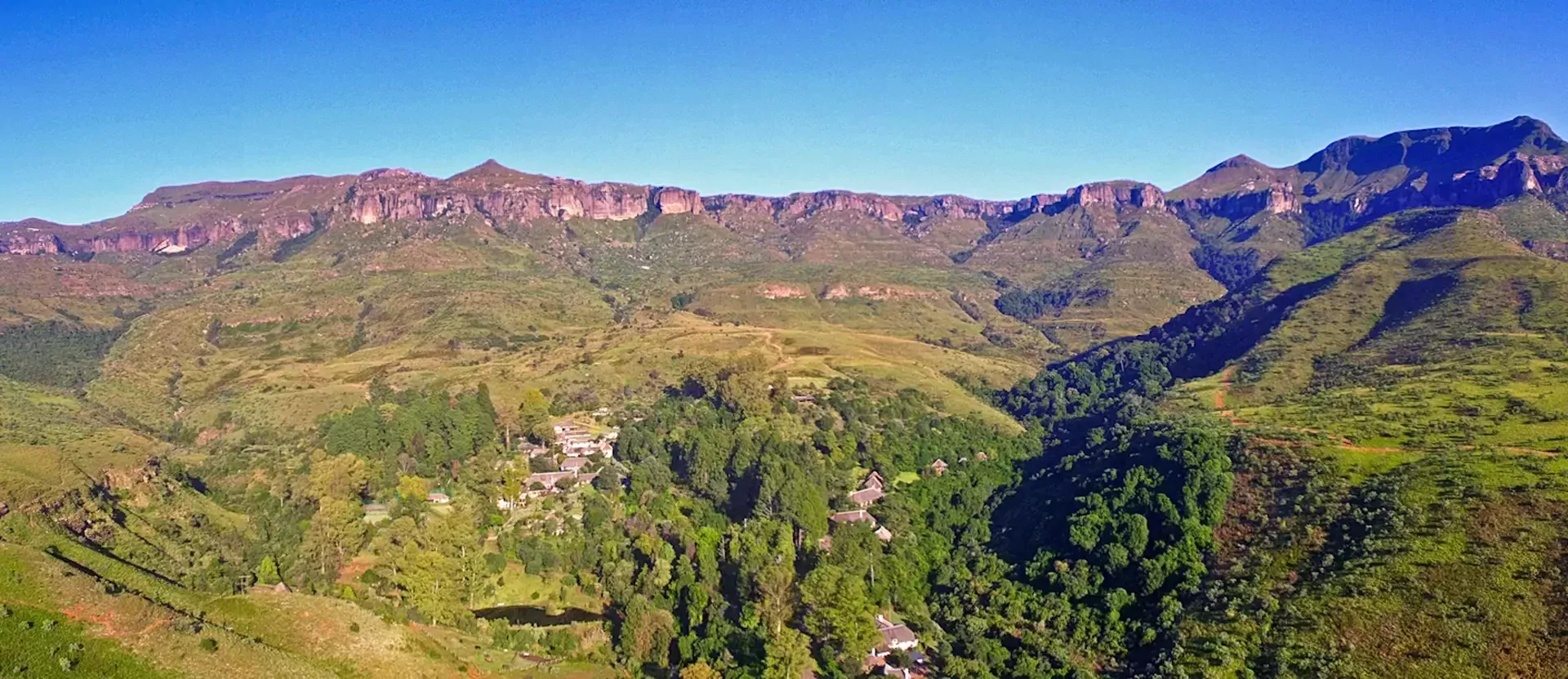 Familieavontuur door Zuid-Afrika The Cavern Drakensberg Resort & Spa omgeving 001.webp