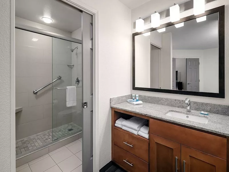 Bathroom - Hyatt House Scottsdale - AmerikaPlus