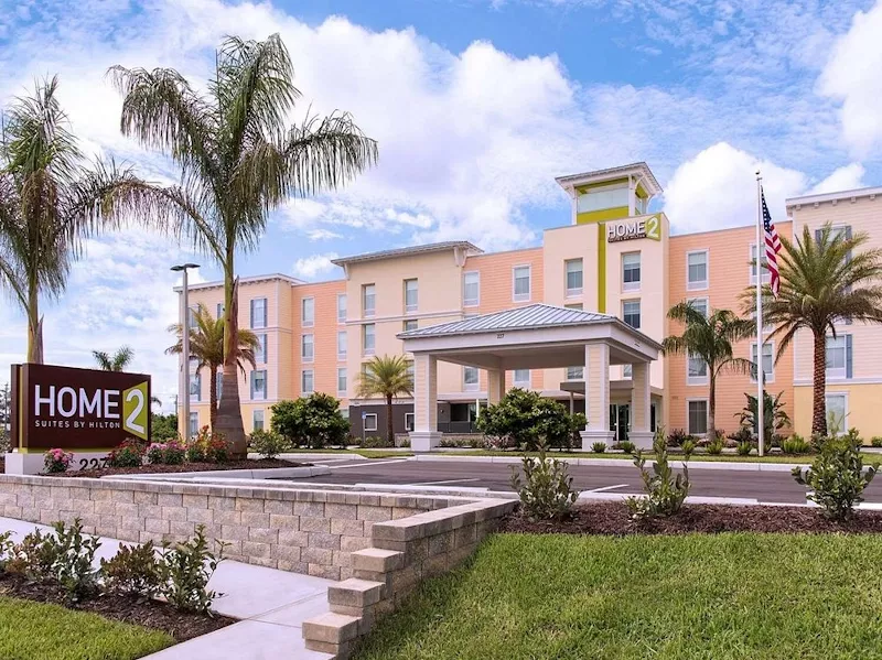 Front - Home2 Sarasota - AmerikaPlus