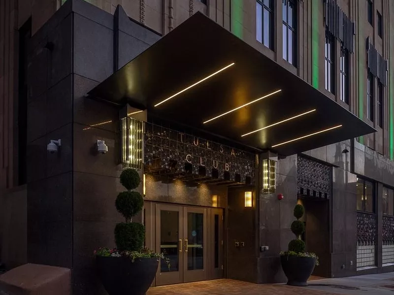 Front - Tulsa Club Hotel - AmerikaPlus