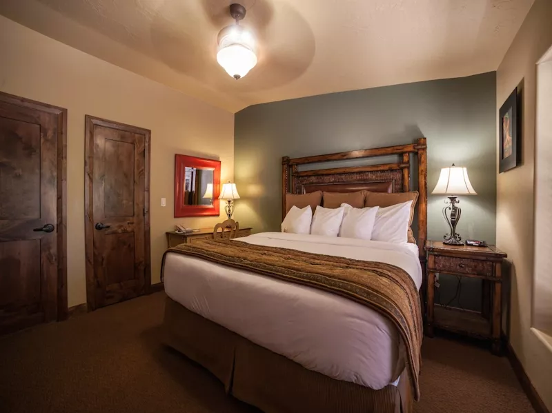 Cable Mountain Lodge Wallbed-Bedroom