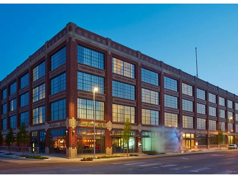 Front - Fordson Hotel - AmerikaPlus