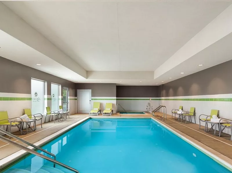 Pool - Burlington - AmerikaPlus