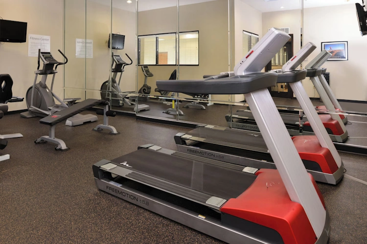 Holiday Inn Montgomery Airport South gym.webp