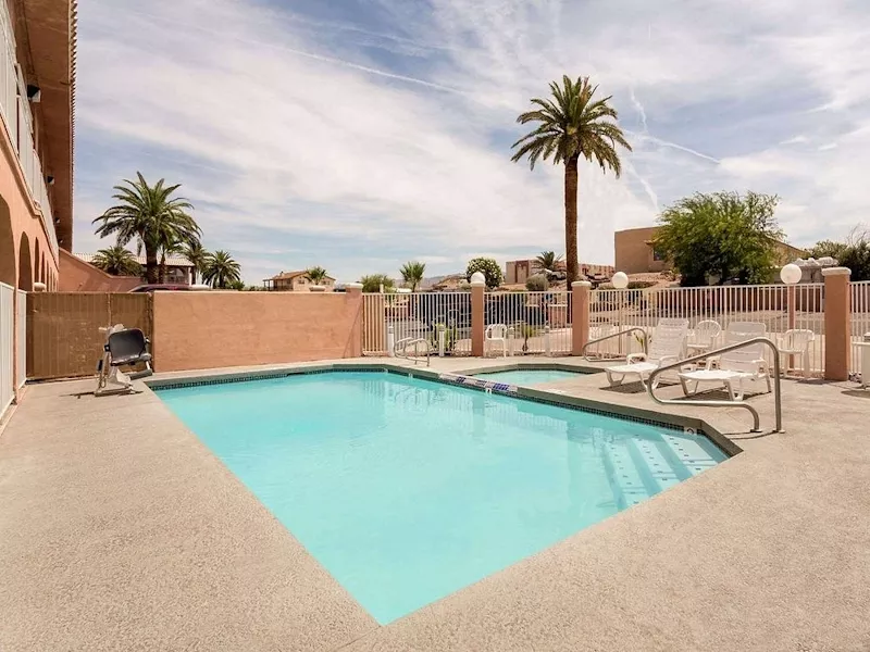AmerikaPlus - Bullhead City - Days Inn - Pool.webp