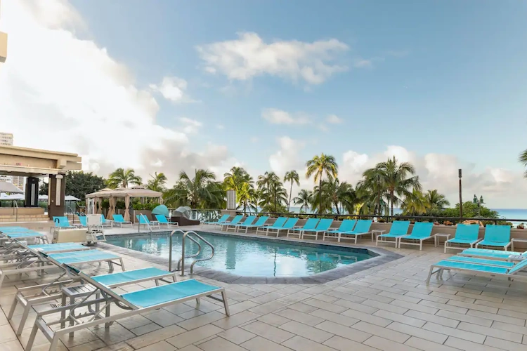 Hyatt Regency Waikiki Beach Resort and Spa zwembad 001.webp