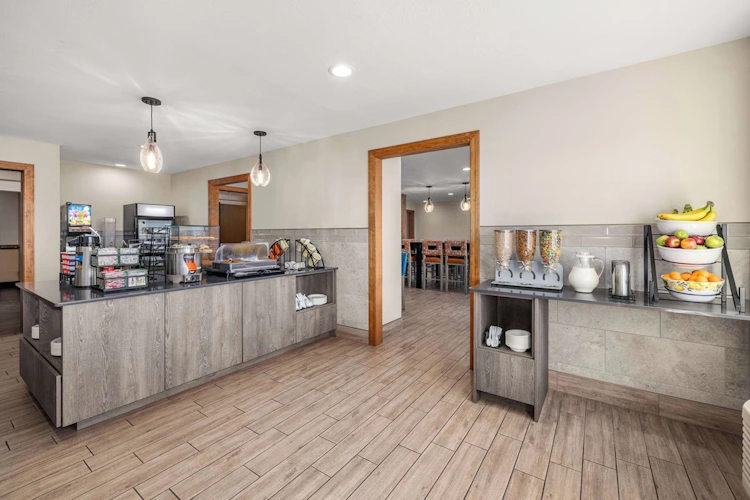 La Quinta Inn and Suites by Wyndham Grants Pass lounge ontbijt.webp