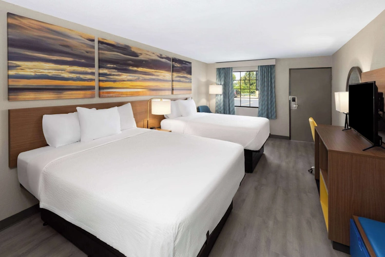 Days Inn Suites by Wyndham Vicksburg kamer.webp