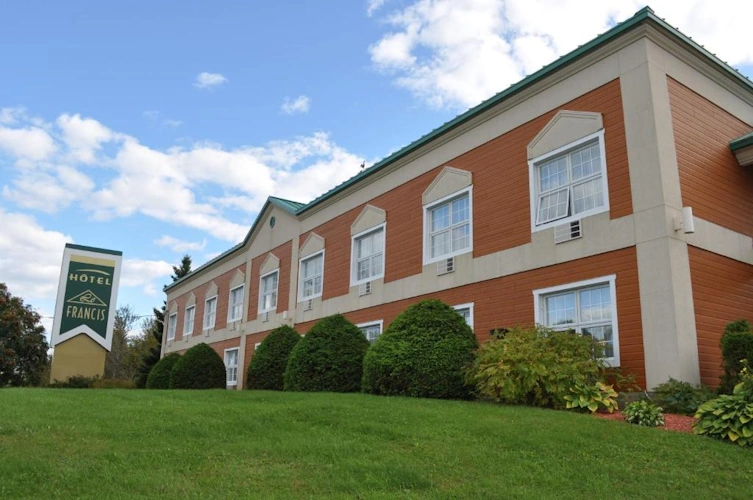 Hotel Le Francis BUITENKANT.webp