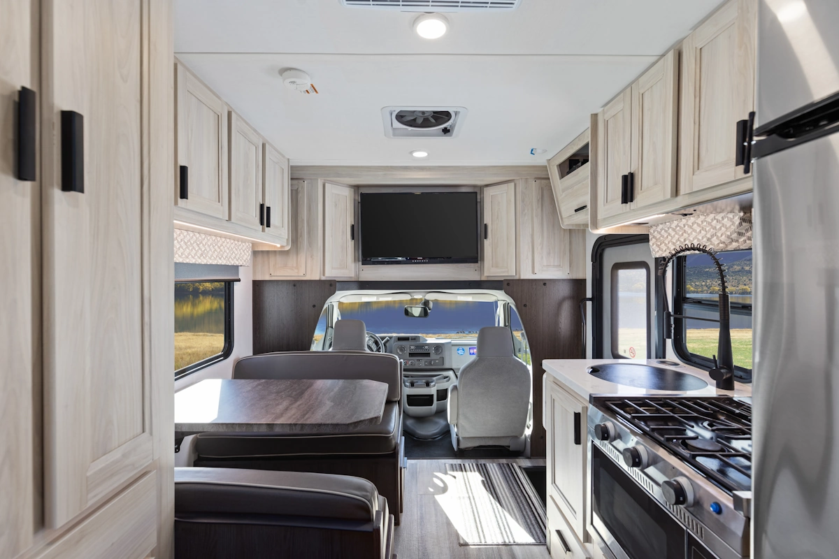 RoadBearRV_USA_SVC_Super Van_007Super-Van-Camper_007.webp