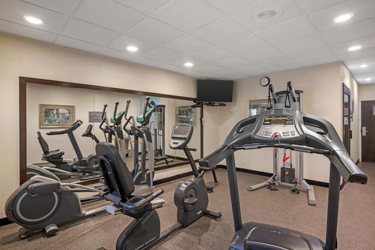 Best Western Suites Near Opryland gym.webp
