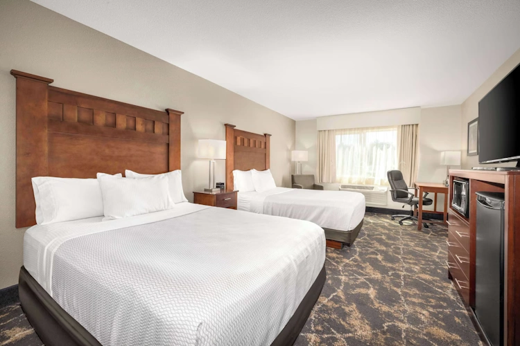 La Quinta Inn and Suites by Wyndham Grants Pass kamer.webp