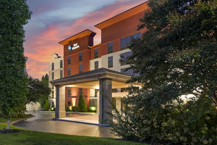 Best Western Suites Near Opryland voorkant.webp