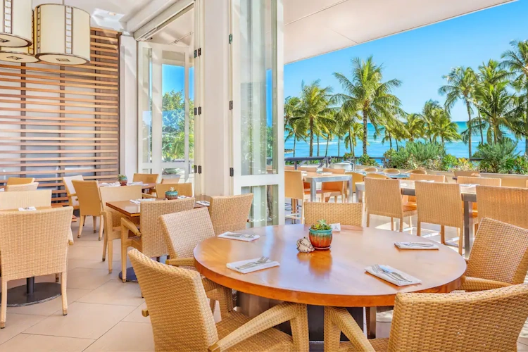 Hyatt Regency Waikiki Beach Resort and Spa restaurant 001.webp