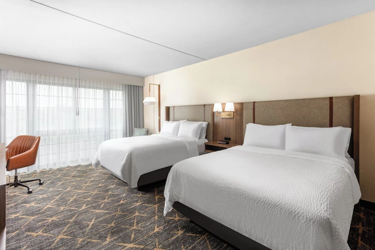 Holiday Inn and Suites Springfield kamer.webp