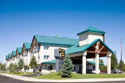Gray Wolf Inn & Suites 001
