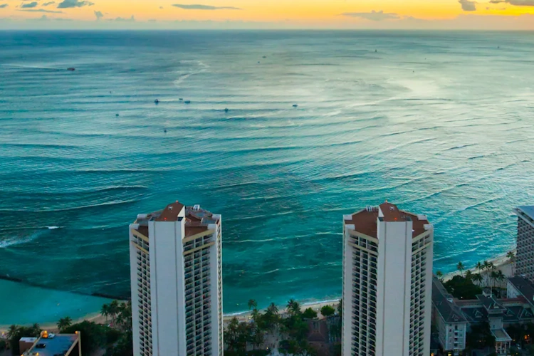 Hyatt Regency Waikiki Beach Resort and Spa buitenkant 002.webp