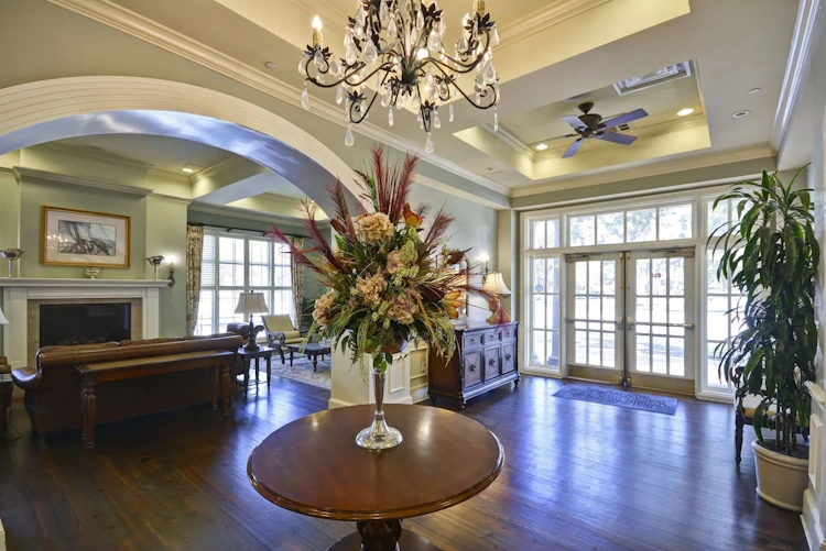 Hampton Inn and Suites Savannah Historic District hal.webp