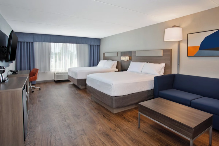Holiday Inn Express Suites Kingston Central kamer.webp