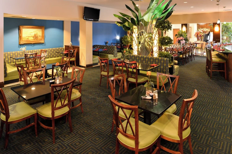 Holiday Inn Montgomery Airport South restaurant.webp