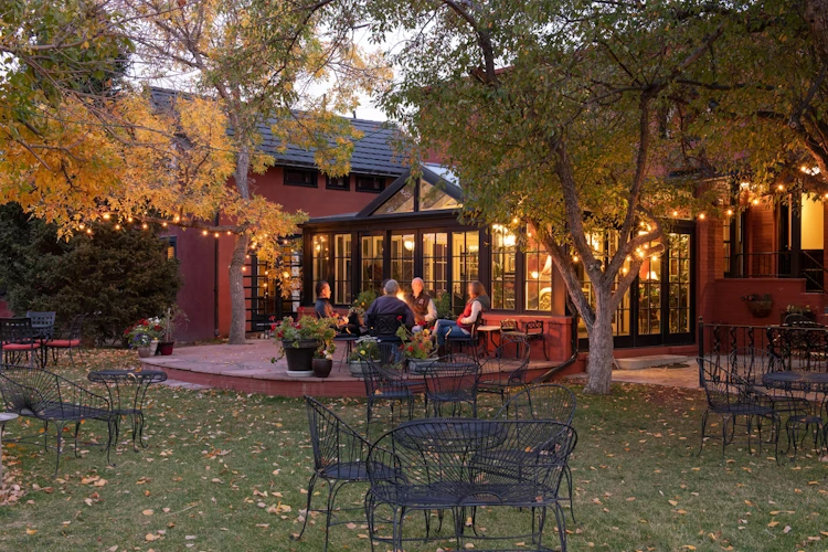 Chamberlin Inn buitenterras.webp
