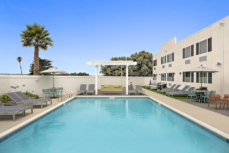 Hampton Inn San Simeon Cambria zwembad.webp