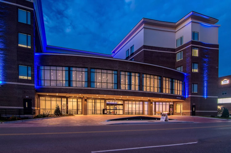 Springhill Suites Oklahoma City Downtown buitenkant.webp