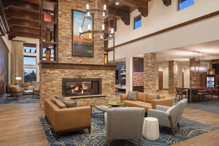 Courtyard by Marriott Sedona lounge.webp